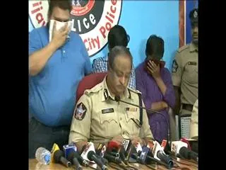 Cheater Agencies caught by Police in Vijayawada - Sakshi