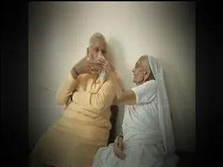 Emotional feeling exchanges between Nawaz Shariff and Narendra Modi - Sakshi
