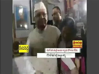 just-married-nd-tiwari-88-ties-knot-with-son-rohit-shekhars-mother-ujjwala-sharma - Sakshi