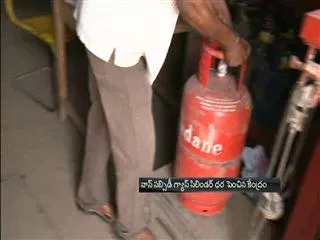Non-subsidised LPG price hikes - Sakshi