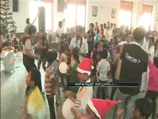 hyderabad orphanage children enjoyed a lot - Sakshi
