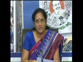 Godavari Puskaralu || Chandrababu Madness Causes for Pushkaralu stampede : Vasireddy padma - Sakshi