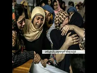 Pakistani teachers get gun training after Peshawar massacre - Sakshi