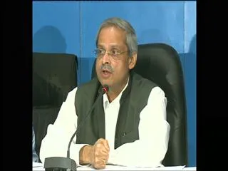 telangana-govenrment-attacking-ap-government-says-parakala-prabhakar - Sakshi