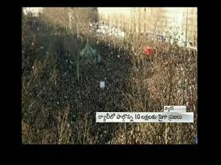 10 lakh people comes to road for paris - Sakshi