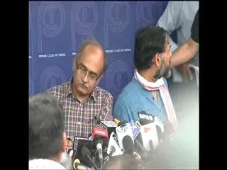 Yogendra Yadav, Prashant Bhushan Expelled from AAP - Sakshi
