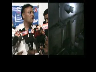 petrol adulteration at jadcherla bunk - Sakshi