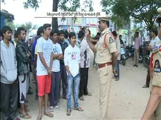 Police arrests Bike racers in Hyderabad - Sakshi