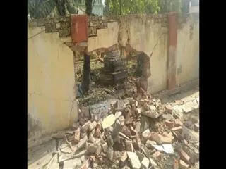 Blast in police station at Nellore distirict - Sakshi
