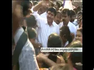 YSRCP Telangana Working President Ponguleti Srinivasa Reddy arrives in Khammam - Sakshi