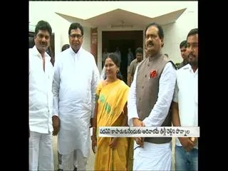 Congress leaders on tour of delhi - Sakshi