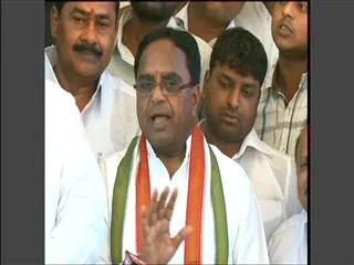 ponnala lakshmaiah takes on trs president kalvakuntla chandrashekar rao - Sakshi