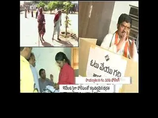 MP ponnam prabhakar caste his vote - Sakshi