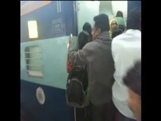 Heavy Traffic jam between HYDERABAD - VIJAYAWADA - Sakshi