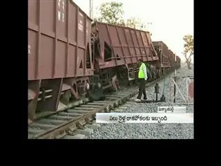 Goods train crashes - Sakshi