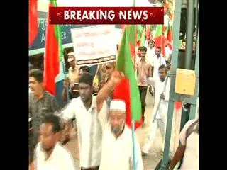 Tamilians went on agitation over seshachalam encounter - Sakshi