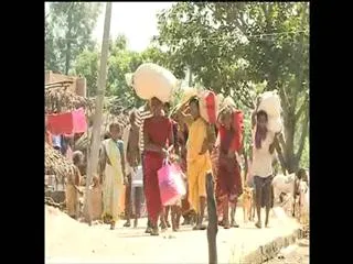 farmers families shift to towns, cities - Sakshi