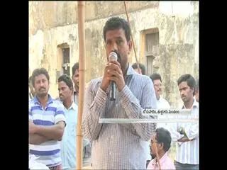 Raithu parirakshana committee visits Tulluru madal Borupalem - Sakshi