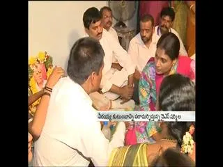 YS Sharmila paramarsha yatra at Ramannapeta in Nalgonda - Sakshi
