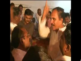 farmers-peasant-revolt-in-rayapudi-over-capital-land-issue - Sakshi