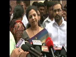 Rape Incident || Butta Renuka Visits Six Years Old Girl in Kurnool - Sakshi