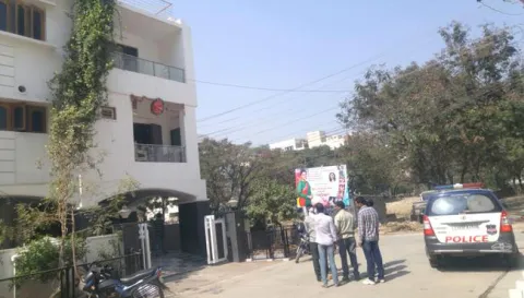 theft in ysrcp mla roja house - Sakshi