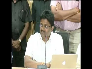 rtc-md-sambasiva-rao-advise-to-rtc-employees-strike-withdraw - Sakshi