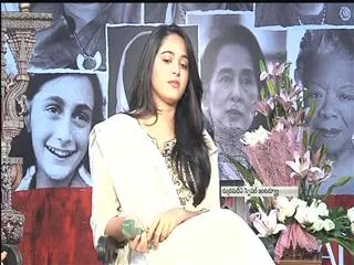 chit chat with anushka shetty over rudrama devi - Sakshi