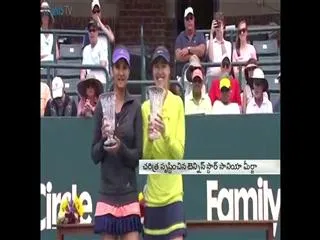 Saniamirza creates history by becoming doubles world no.1 - Sakshi