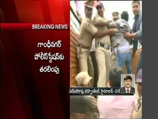 AISF leaders protests at T Secratariat - Sakshi