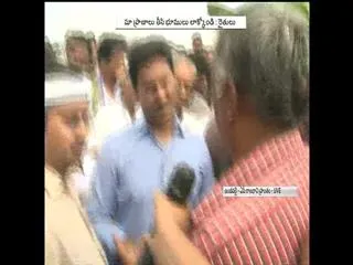 AP capital farmers and women explain problems to YS Jagan mohan reddy - Sakshi