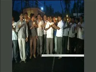 People paying tribute to nagaram blowout victims - Sakshi