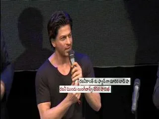 Shah Rukh Khan sings lungi dance for Thalaiva Rajinikanth - Sakshi