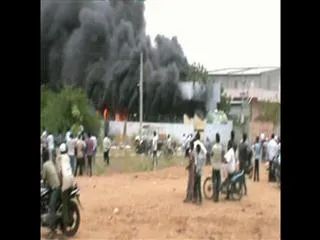 Fire accident in Oil Mill in Narasaraopet - Sakshi