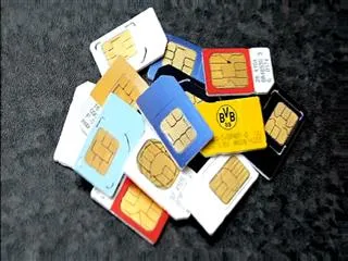 Apple and Samsung are teaming up to kill the SIM card - Sakshi
