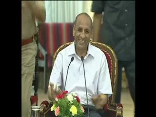 Governor smiles while answering a question asked by Journalist - Sakshi