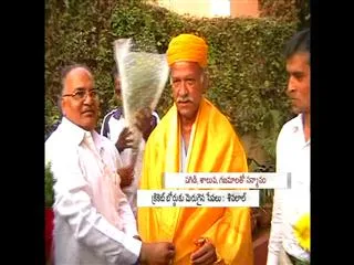 Shivlal Yadav can be his own man - Sakshi