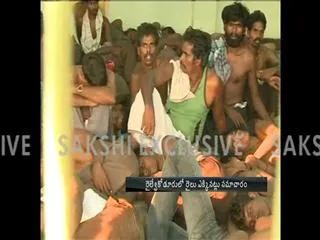 250 red sandal smugglers caught in railway station - Sakshi