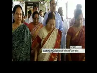 Lok Sabha Speaker 'Sumitra Mahajan' offers prayers at Tirumala - Sakshi