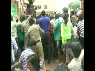 Chandrababu naidu stay over Puskaras stampede - Sakshi