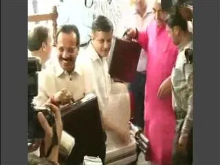 No expected priority for Telugu's in Railway Budget - Sakshi
