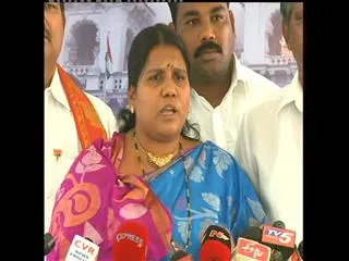 I never speaks in egoist manner : Peethala sujatha - Sakshi