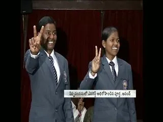 Indian girl, 13, becomes youngest girl to climb Mount Everest - Sakshi