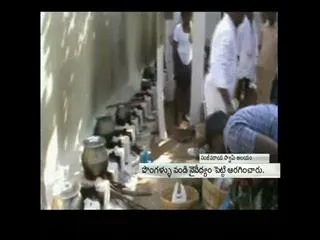 Women not allowed to enter anjaneya swamy temple - Sakshi