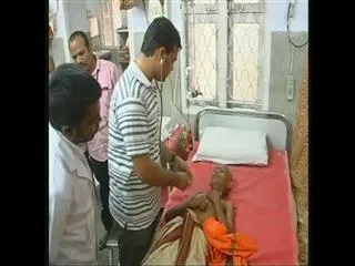 Stampede at Tirumala Temple, 3 injured - Sakshi