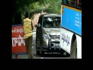Money collecting for vehicle in Ghat Roads from Tirupati to Tirumala - Sakshi