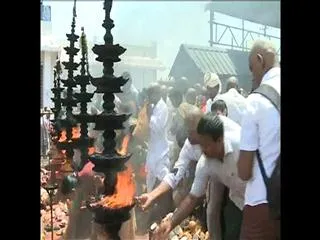 Huge devotees rush at Tirumala Tirupati Temple - Sakshi