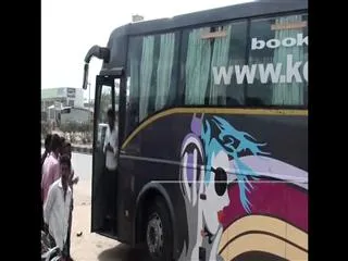 Gold Robbery In Private Travels Bus in Mahabubnagar District - Sakshi