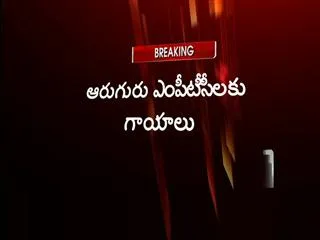 TRS MPTC leaders met with an accident - Sakshi