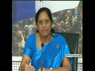 Vasireddy padma takes on chandrababu naidu over crop loan waiver - Sakshi